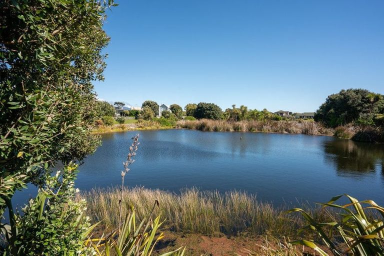 Photo of property in 18 Takahe Drive, Paraparaumu Beach, Paraparaumu, 5032