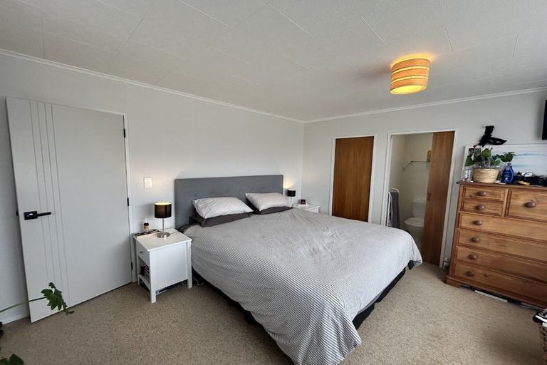 Photo of property in 5 Oriwa Street, Waikanae, 5036