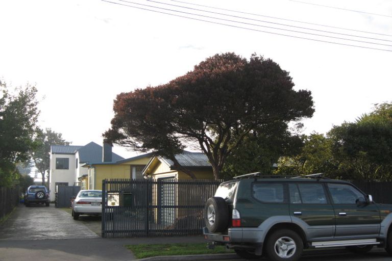 Photo of property in 2/69 Estuary Road, New Brighton, Christchurch, 8061