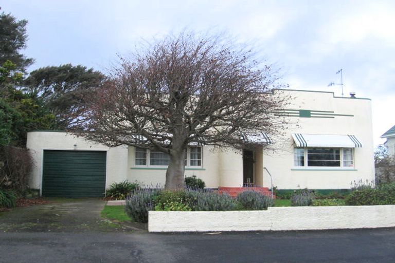Photo of property in 3 Rangitira Avenue, Palmerston North, 4414