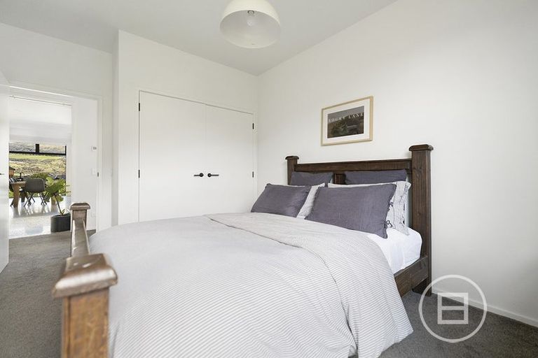 Photo of property in 52 Cunninghams Drive, Jacks Point, Queenstown, 9371