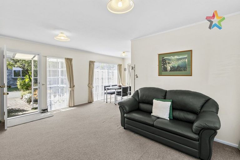 Photo of property in 4/169 Whites Line East, Waiwhetu, Lower Hutt, 5010