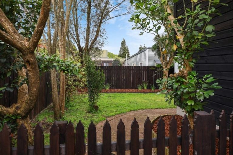 Photo of property in 14 Kiwi Avenue, Forest Lake, Hamilton, 3200