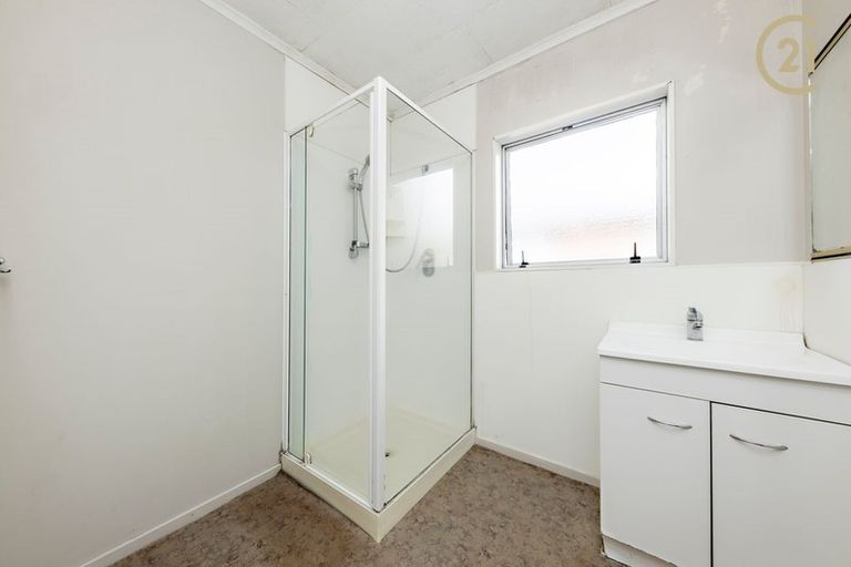 Photo of property in 1/2 Costar Place, Wiri, Auckland, 2104