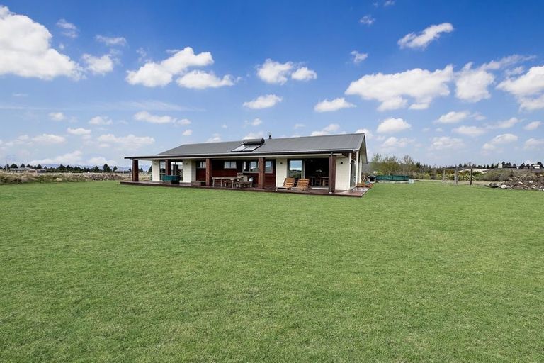 Photo of property in 18 Matukituki Crescent, Twizel, 7901