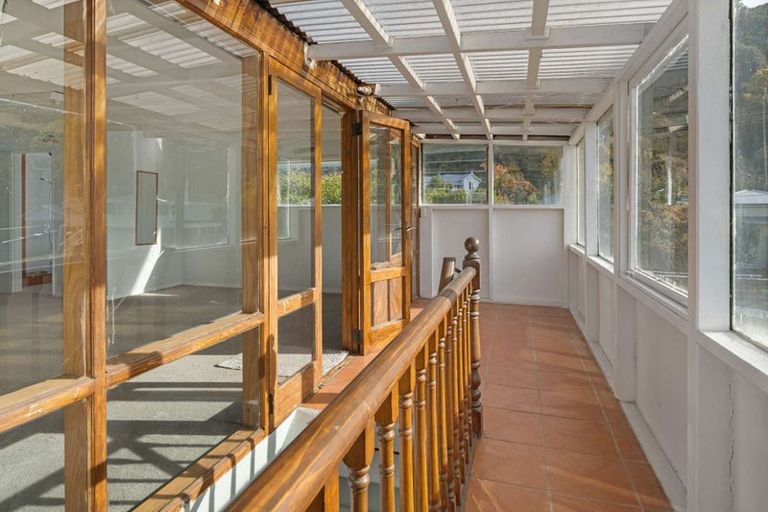 Photo of property in 6 Durham Street, Picton, 7220