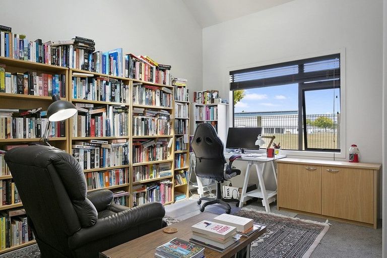 Photo of property in 19c Cooper Crescent, Cambridge, 3434