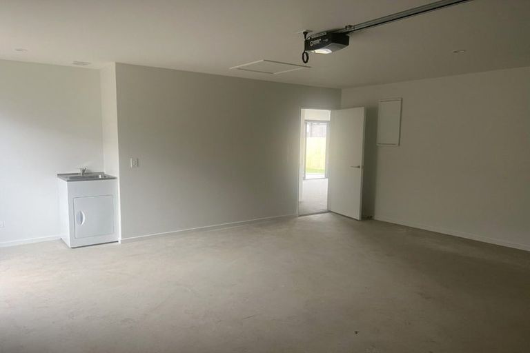 Photo of property in 27 Rita Angus Road, Belfast, 8051
