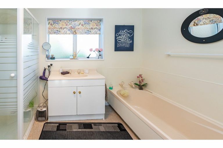 Photo of property in 2/479 Main South Road, Hornby, Christchurch, 8042