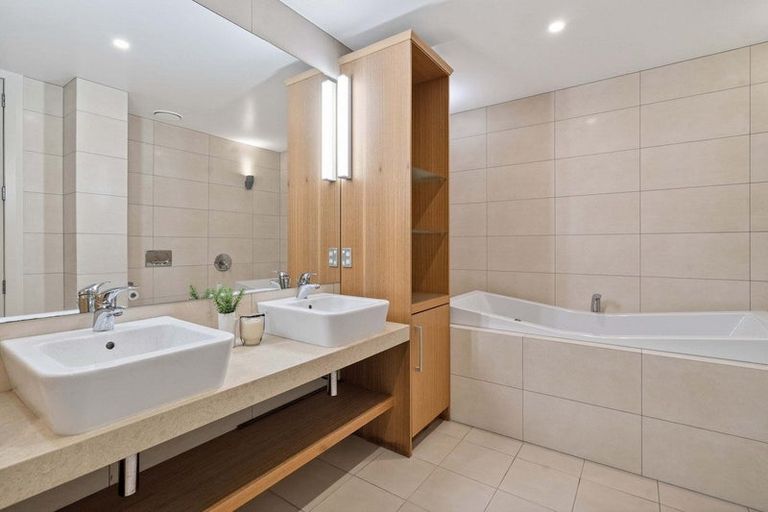 Photo of property in 1/14 First Avenue, Avenues, Whangarei, 0110