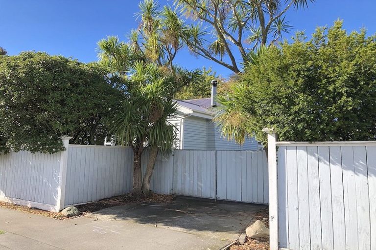 Photo of property in 10 Avonhead Road, Avonhead, Christchurch, 8042