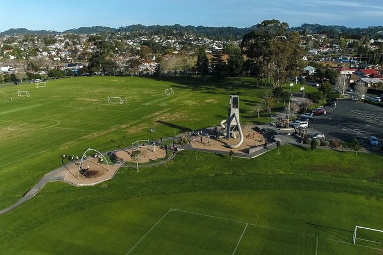 Photo of property in 18b West Coast Road, Glen Eden, Auckland, 0602