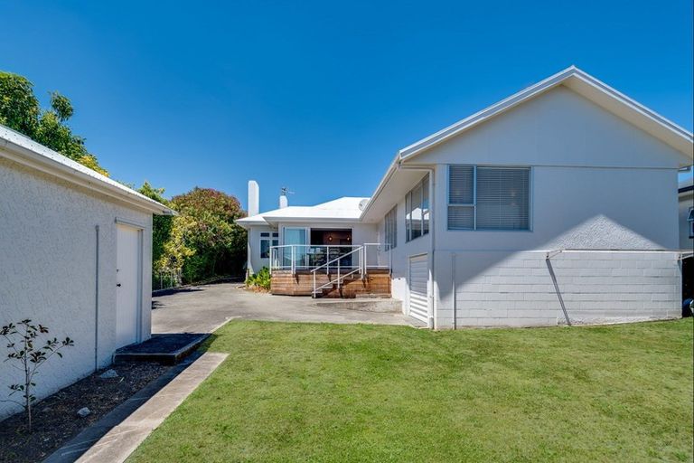 Photo of property in 51 Te Mata Road, Havelock North, 4130