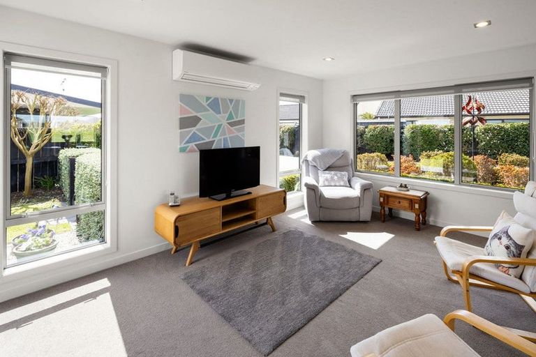 Photo of property in 34 Madison Street, Cambridge, 3434