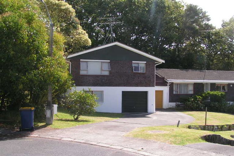 Photo of property in 1/11 Mahuta Grove, Northcote, Auckland, 0627