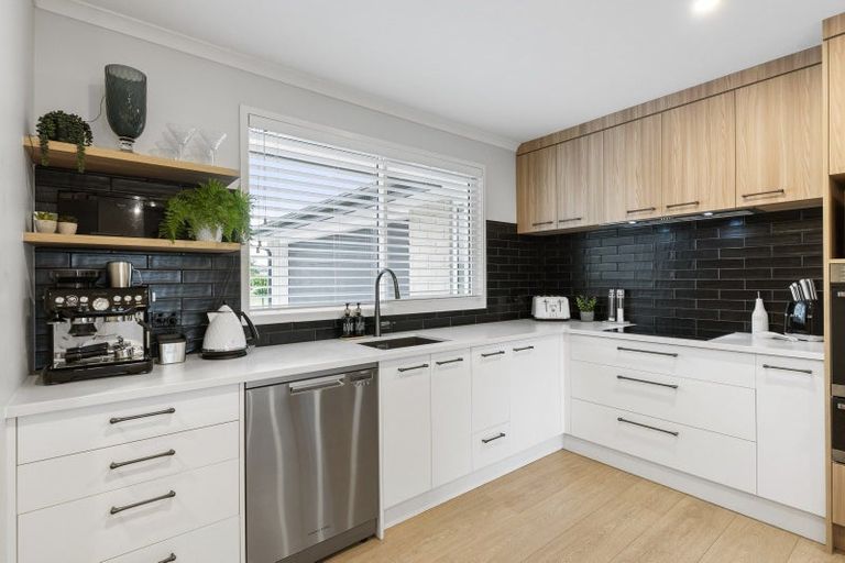 Photo of property in 75 Waimanu Awa Road, Runciman, Drury, 2579