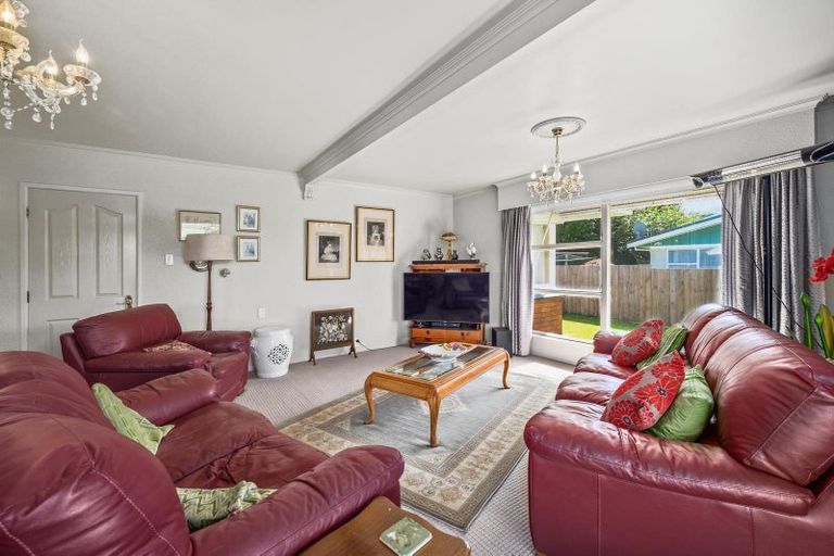 Photo of property in 6 Campbell Place, Pukehangi, Rotorua, 3015