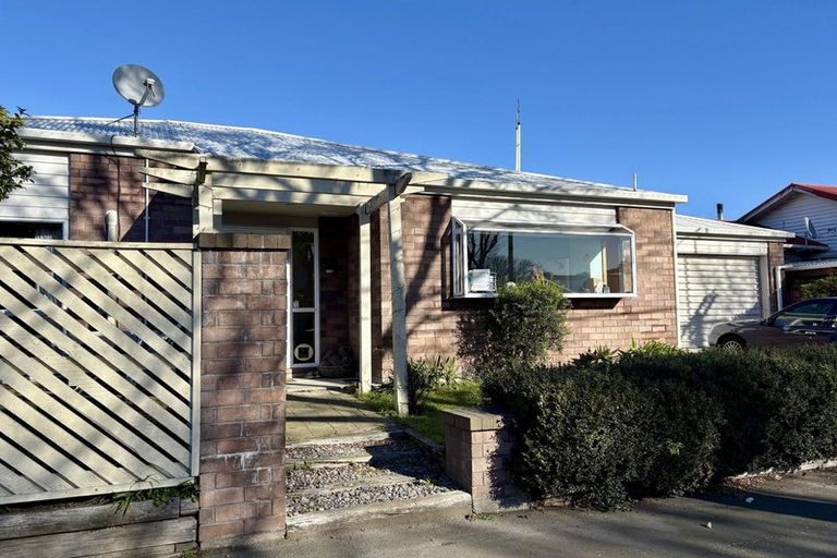 Photo of property in 2 Pannell Avenue, Avonside, Christchurch, 8061