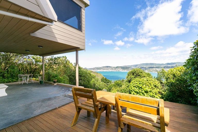 Photo of property in 3 Countess Close, Maupuia, Wellington, 6022