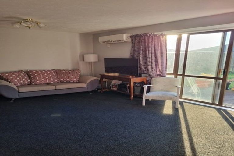 Photo of property in 12 Farm Lane, Parklands, Christchurch, 8083