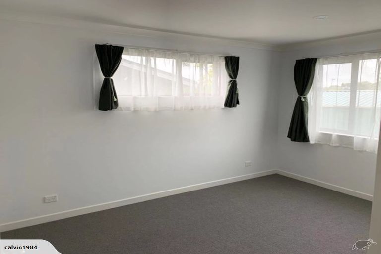 Photo of property in 127 Botany Road, Botany Downs, Auckland, 2010