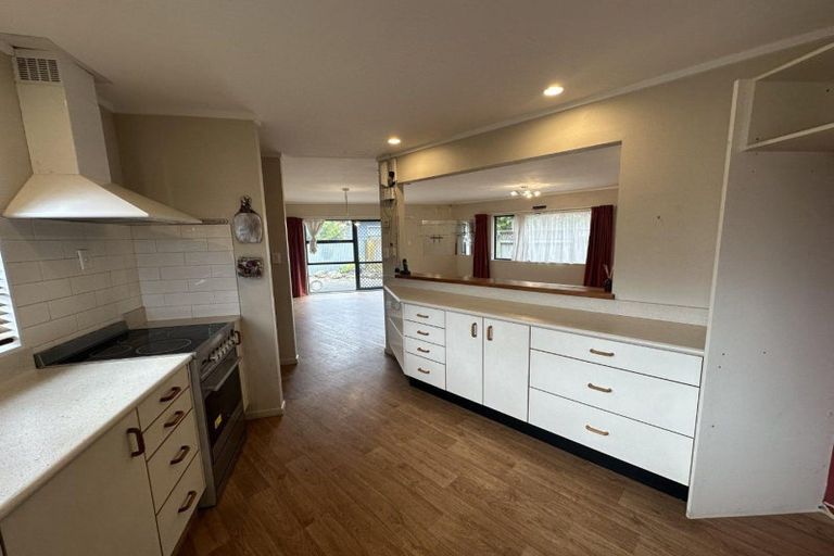 Photo of property in 4a Brett Place, Takaro, Palmerston North, 4412