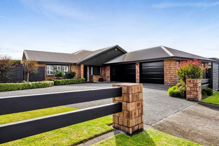 Photo of property in 5 Marlin Terrace, Bell Block, New Plymouth, 4312