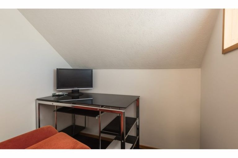 Photo of property in 1a Dulles Place, Papanui, Christchurch, 8053