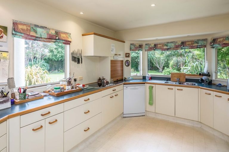 Photo of property in 165 Raumati Road, Raumati Beach, Paraparaumu, 5032