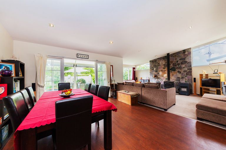 Photo of property in 2a Woodvale Road, Glen Eden, Auckland, 0602