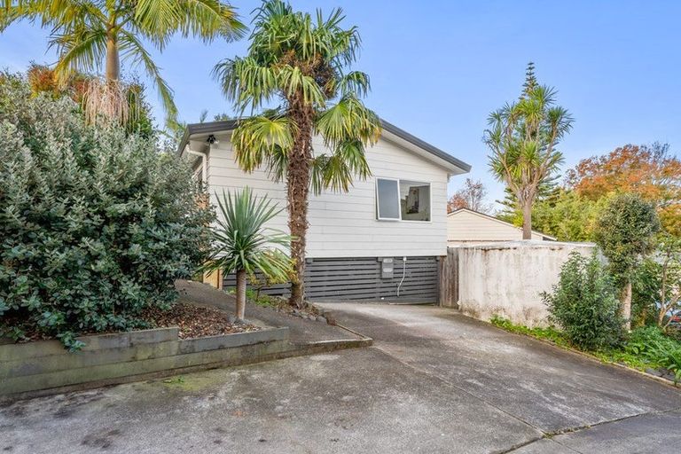Photo of property in 2a Rata Road, Stanmore Bay, Whangaparaoa, 0932