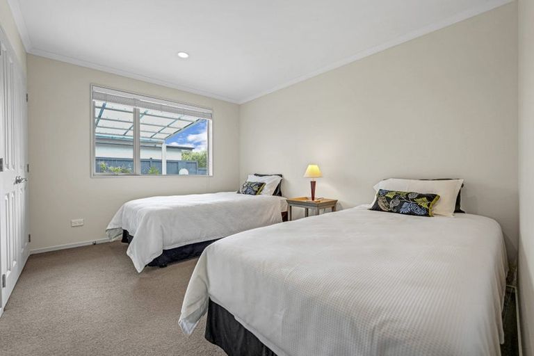 Photo of property in 11 Murray Becroft Avenue, Henderson Valley, Auckland, 0612