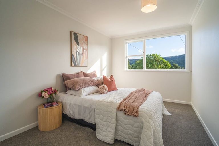 Photo of property in 4 Mayfair Place, Tawa, Wellington, 5028