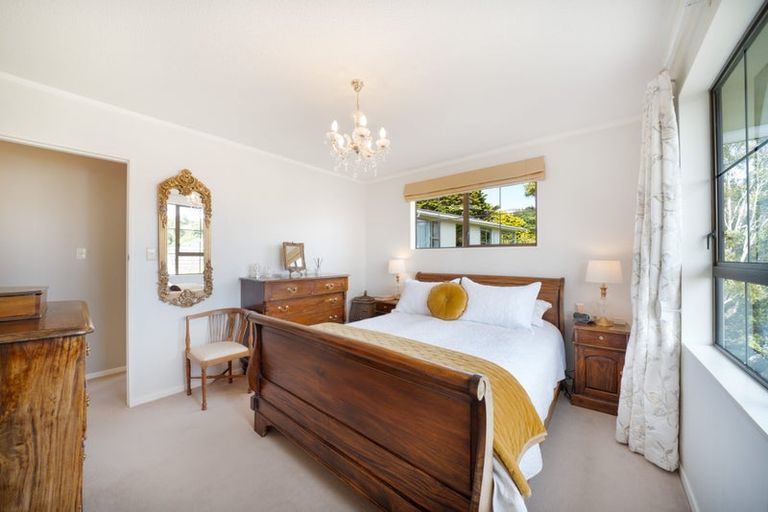 Photo of property in 8 Makatote Grove, Churton Park, Wellington, 6037