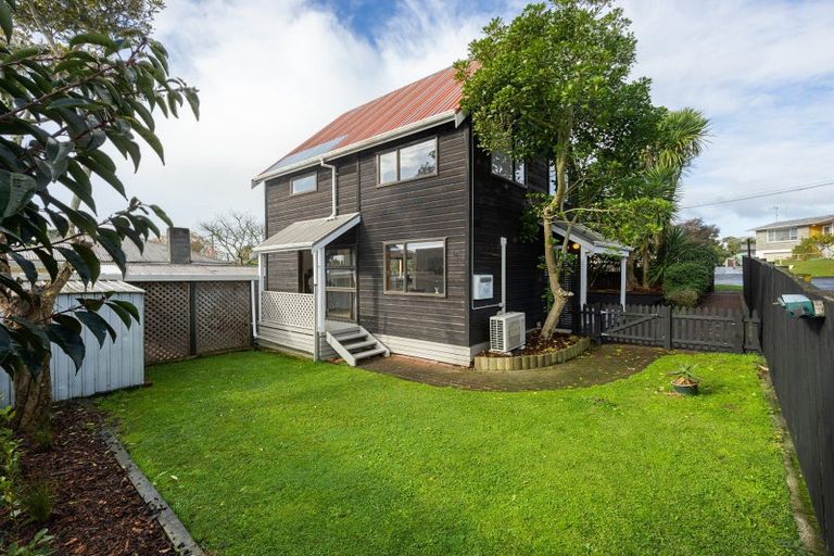 Photo of property in 14 Kiwi Avenue, Forest Lake, Hamilton, 3200