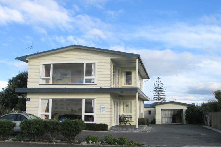 Photo of property in 17 The Esplanade, Westshore, Napier, 4110