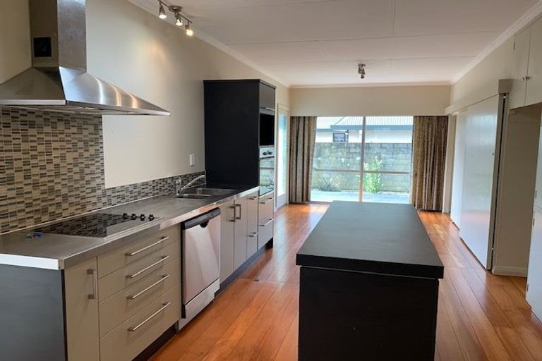 Photo of property in 27 Ake Ake Avenue, Hokowhitu, Palmerston North, 4410