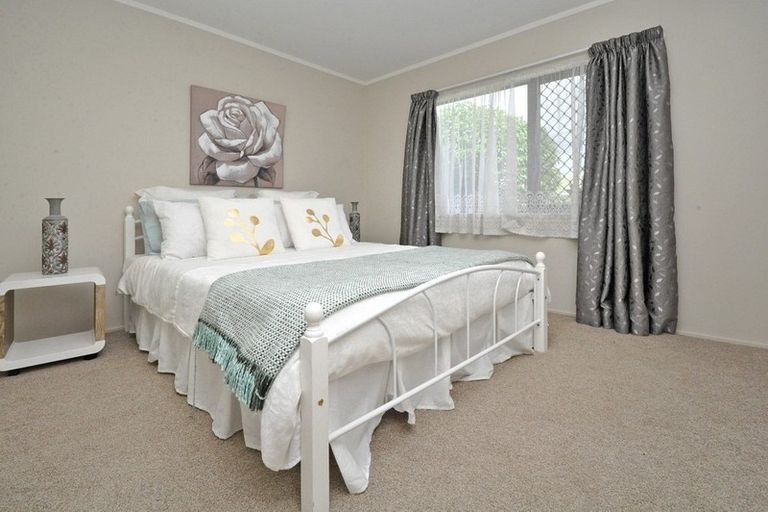 Photo of property in 11/56 Larnoch Road, Henderson, Auckland, 0610