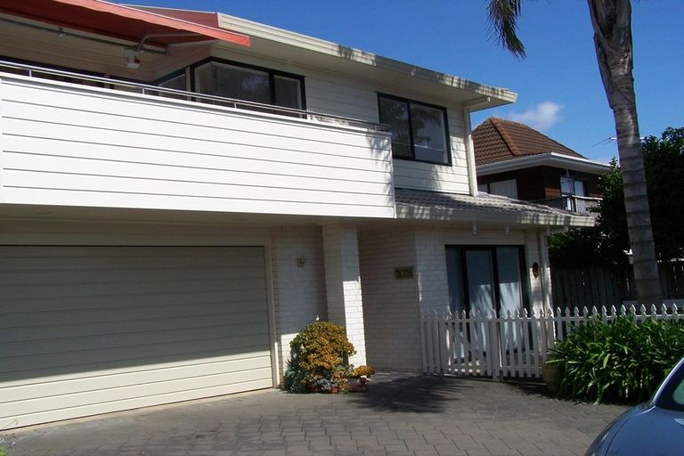 Photo of property in 2/18 Gillard Place, Eastern Beach, Auckland, 2012