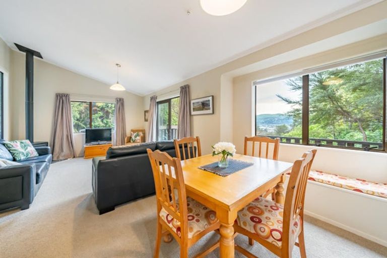 Photo of property in 9 Haven Grove, Naenae, Lower Hutt, 5011