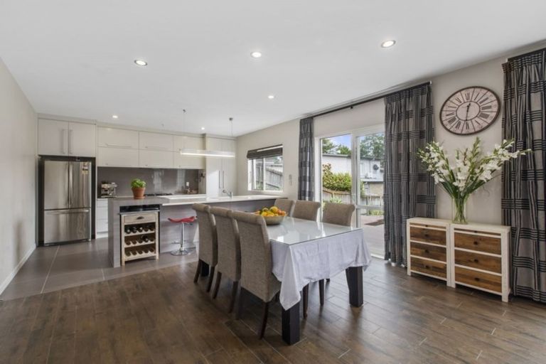 Photo of property in 64 Laurel Oak Drive, Schnapper Rock, Auckland, 0632