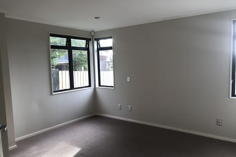 Photo of property in 38 Highland Avenue, Titirangi, Auckland, 0604