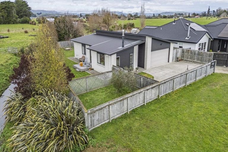 Photo of property in 42 Feist Street, Carterton, 5713