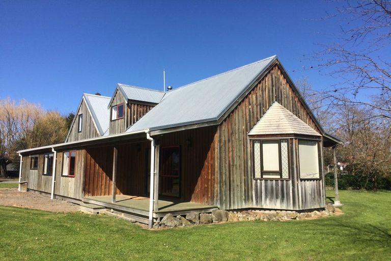 Photo of property in The Cottage, 2 Shanly Street, Waipawa, 4210