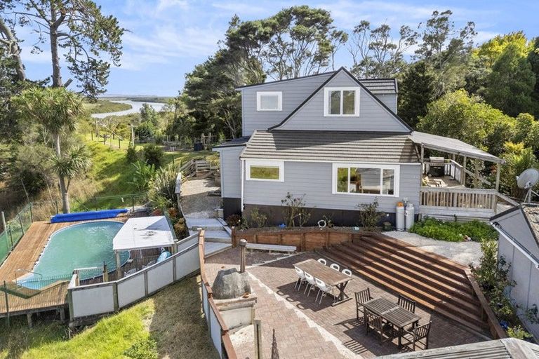 Photo of property in 85 Kaipara Coast Highway, Helensville, Kaukapakapa, 0871
