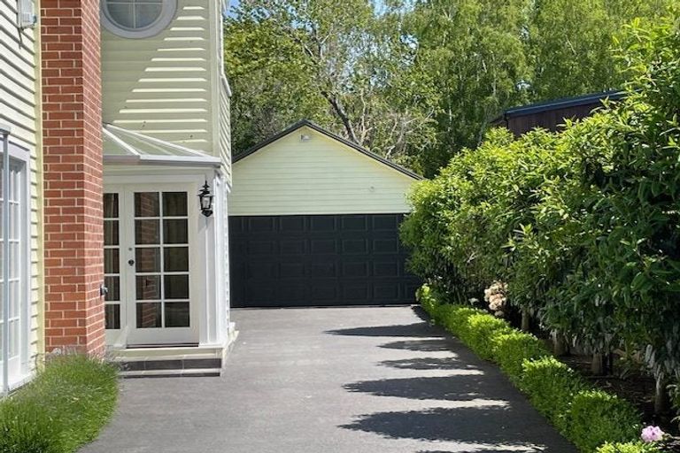 Photo of property in 55 Straven Road, Riccarton, Christchurch, 8011