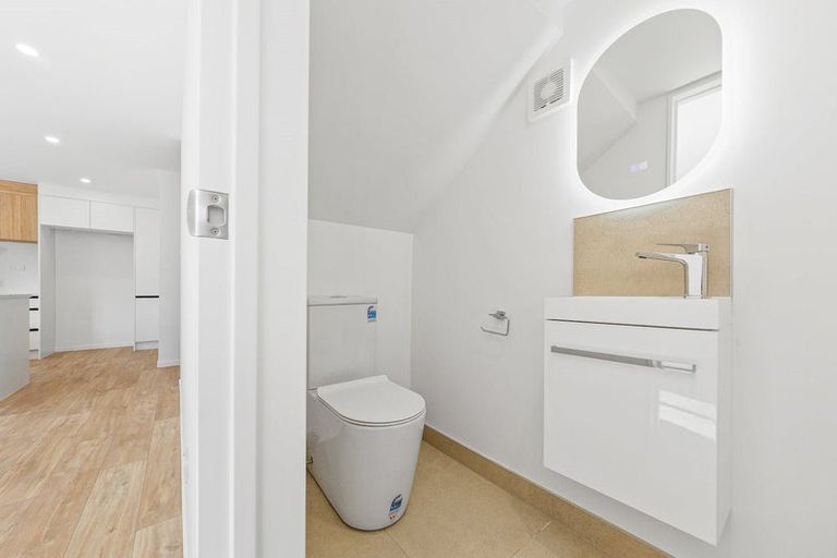 Photo of property in 89a Reeves Road, Pakuranga, Auckland, 2010