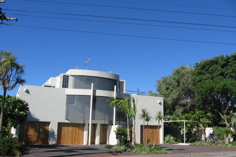 Photo of property in 2/8a Audrey Road, Takapuna, Auckland, 0620