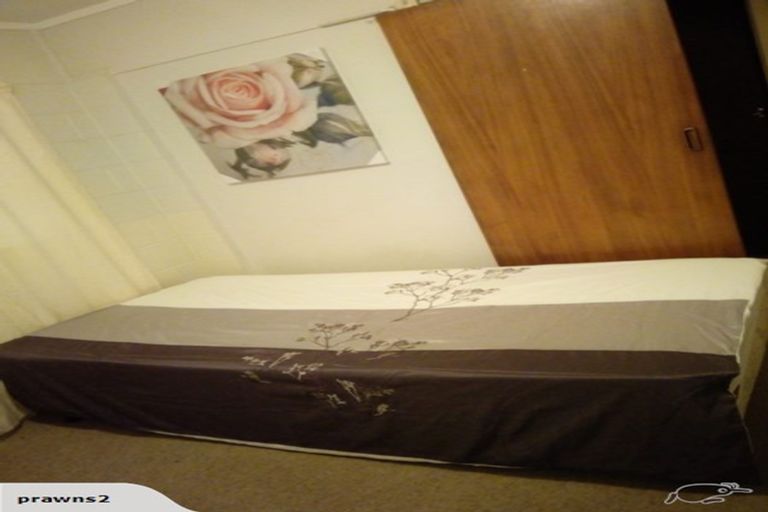 Photo of property in 35 Tauhinu Road, Greenhithe, Auckland, 0632