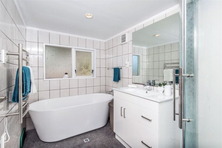 Photo of property in 4c Jasons Place, Churton Park, Wellington, 6037